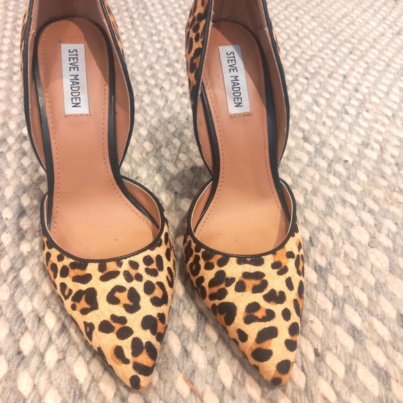 Steve Madden Shoes - Steve madden leopard print faux fur heels